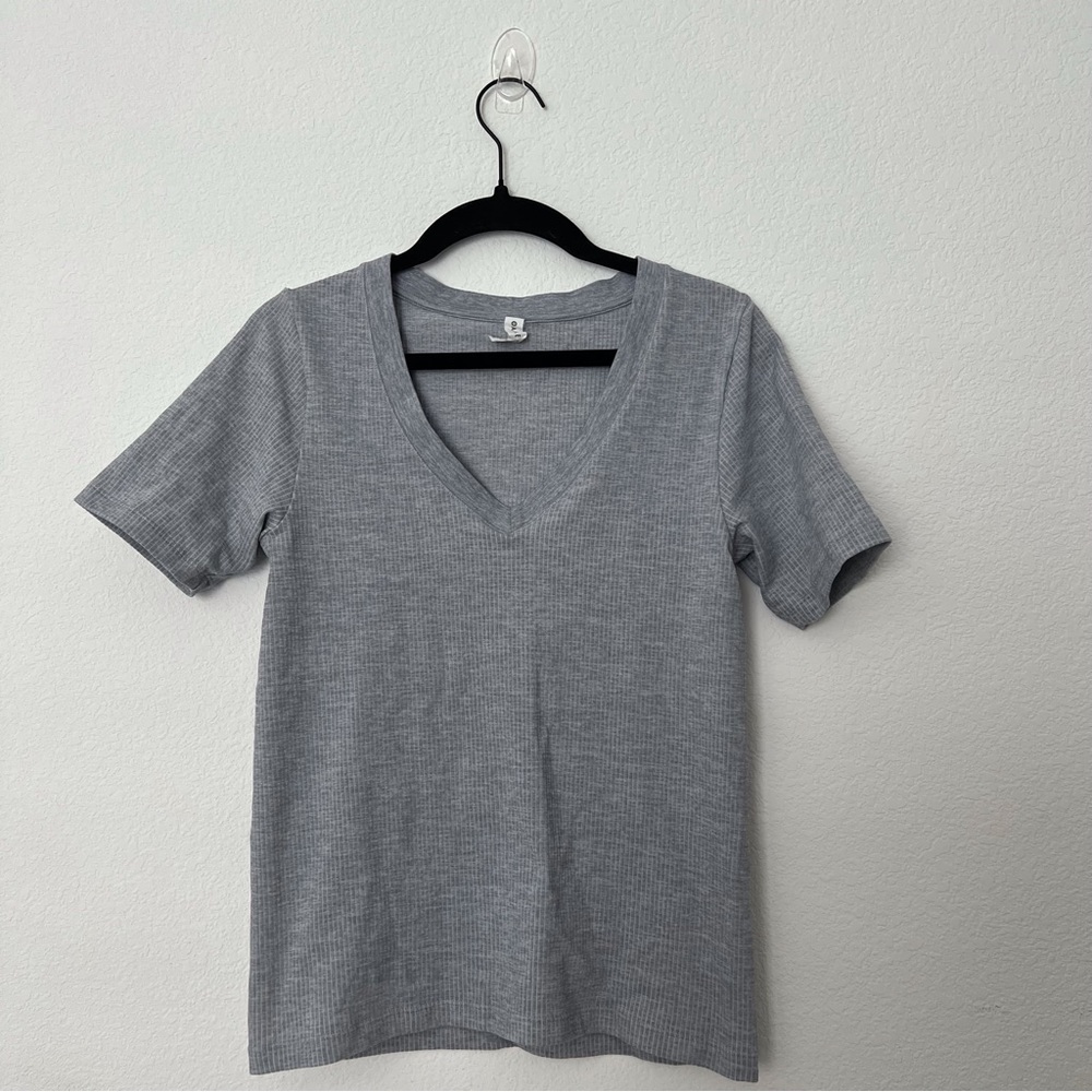 Athleta Women Short Sleeve V Neck Top Size Small